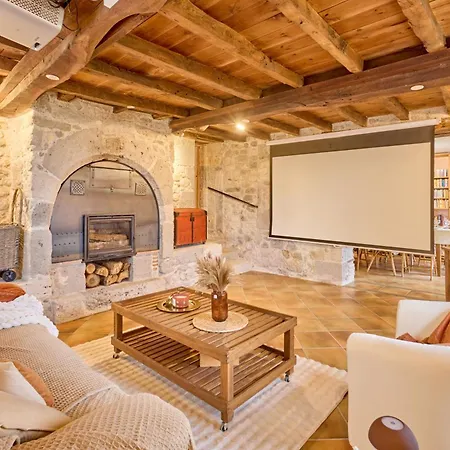 Holiday home Pierre Idyllique - Climatisee Avec Grand Jardin