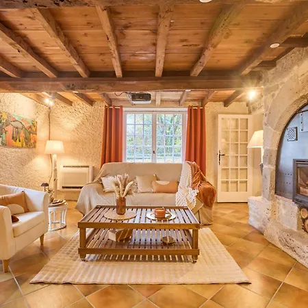 Holiday home Pierre Idyllique - Climatisee Avec Grand Jardin